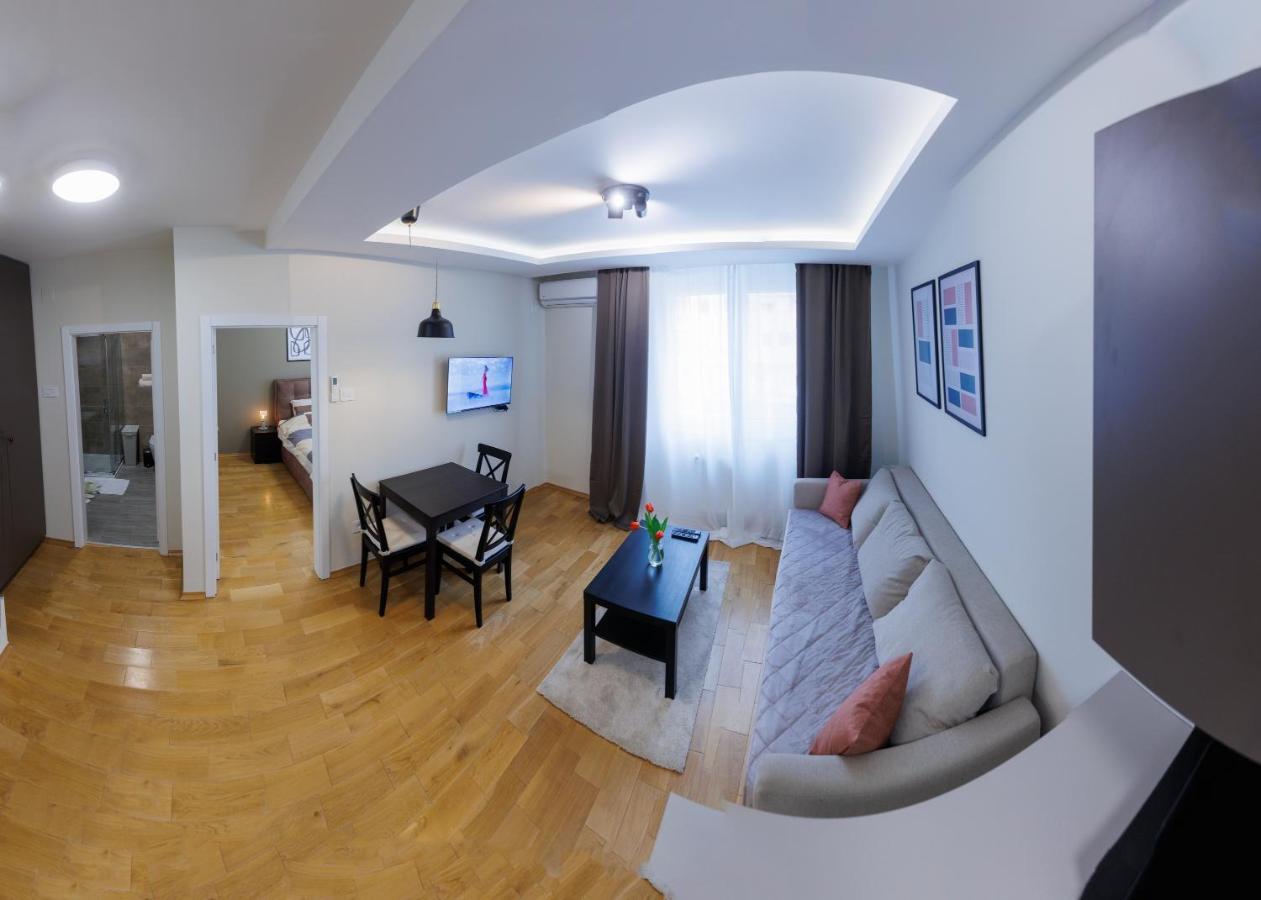 Black & White Apartment スボティツァ エクステリア 写真